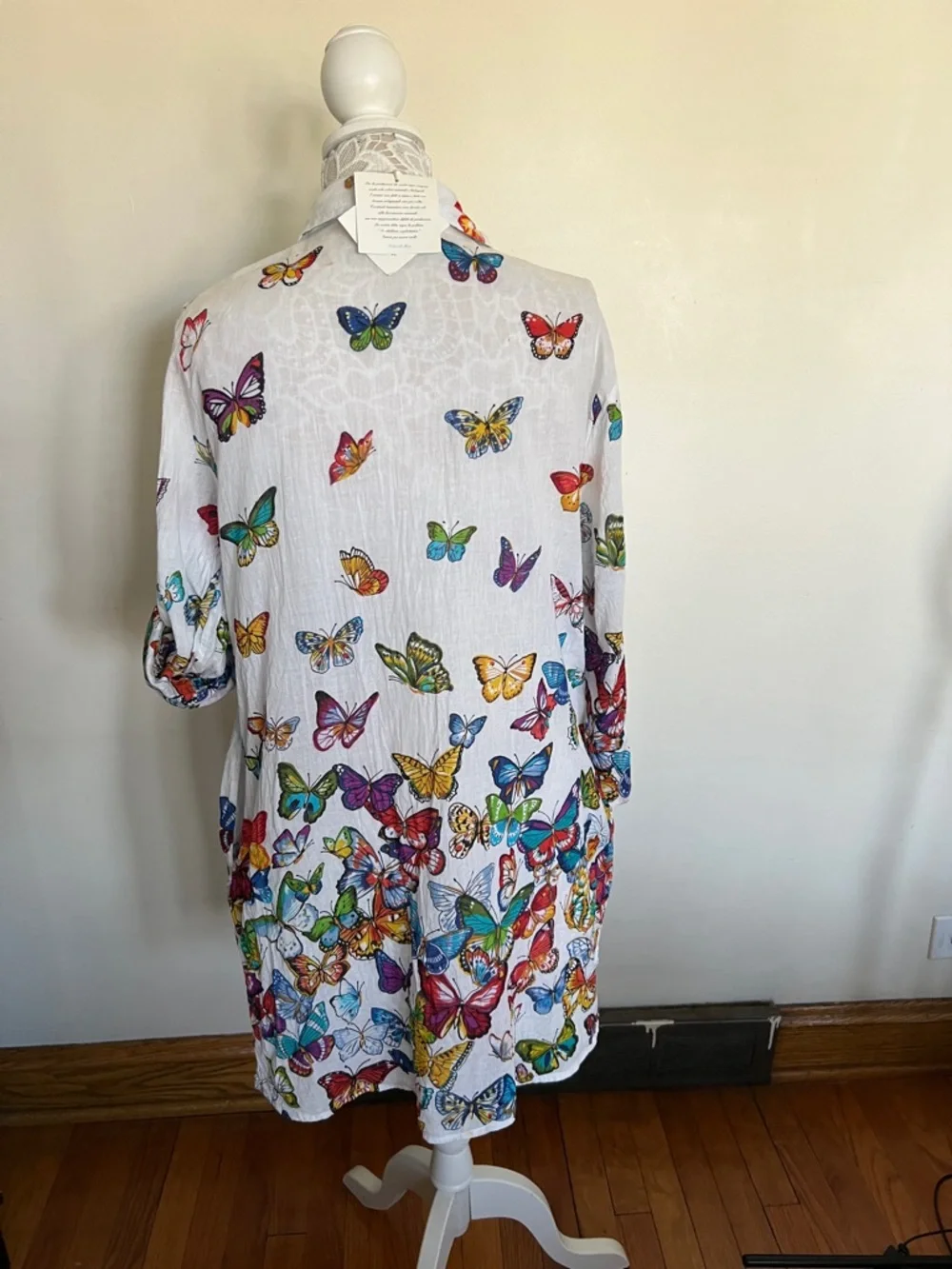 Colori di Mare White Button-Front Tunic with Butterfly Accent - Picture 9 of 12